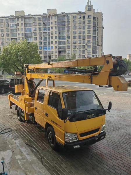 18年8月份，江铃双排铃17米高空作业车